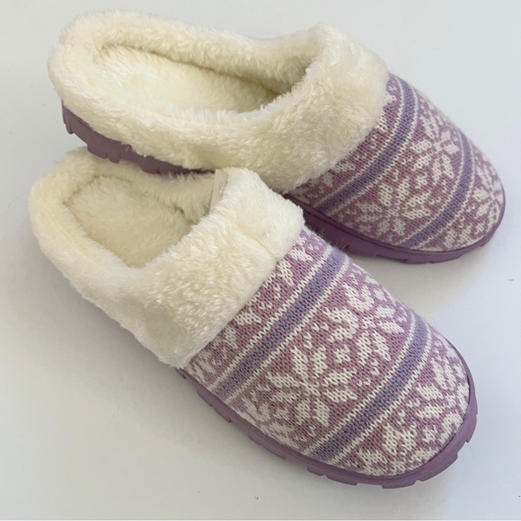 I. appel Violet Snowflake Knit Slippers - Picture 6 of 15